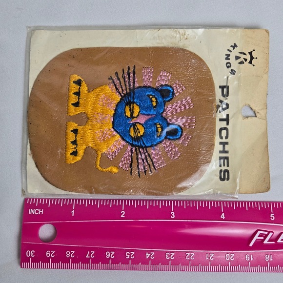 Vintage King's Patches Lion Sew On Patch, Embroidery, 4" x 3", 70s/80s NOS New - Picture 5 of 6